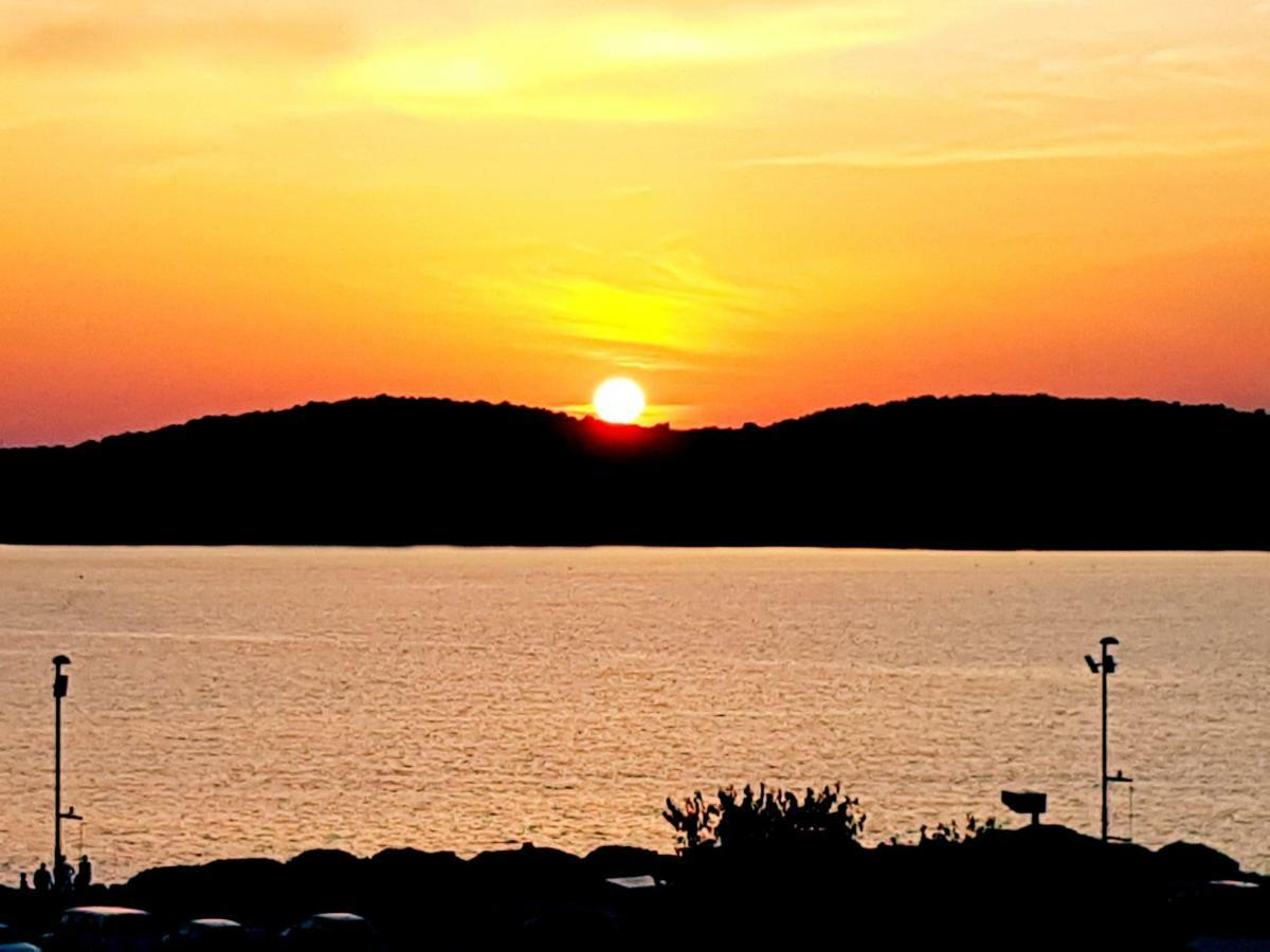 Ferienwohnung App Obrovac In The Centre - With Amazing Sea View! Pula Exterior foto